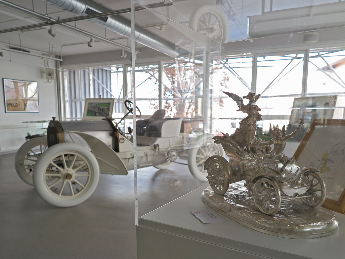 Central Garage Opens Gordon Cup Exhibition In Bad Homburg