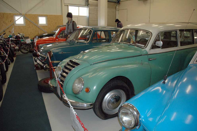 Mobile World of the “Ossies”