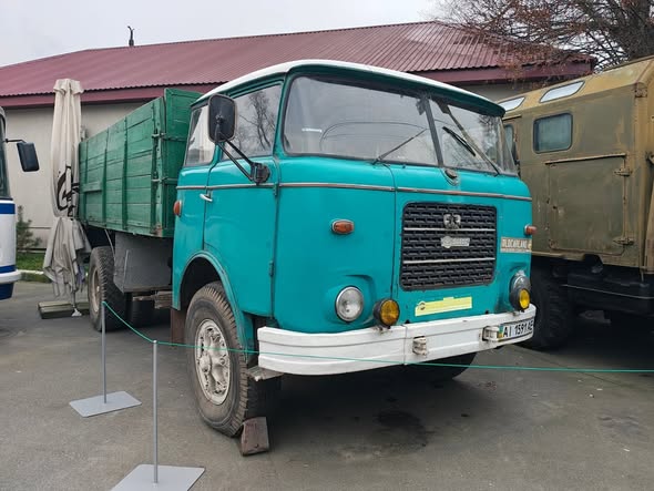 “Wheels Of History Museum Adds A Škoda 706 RT To Its Collection