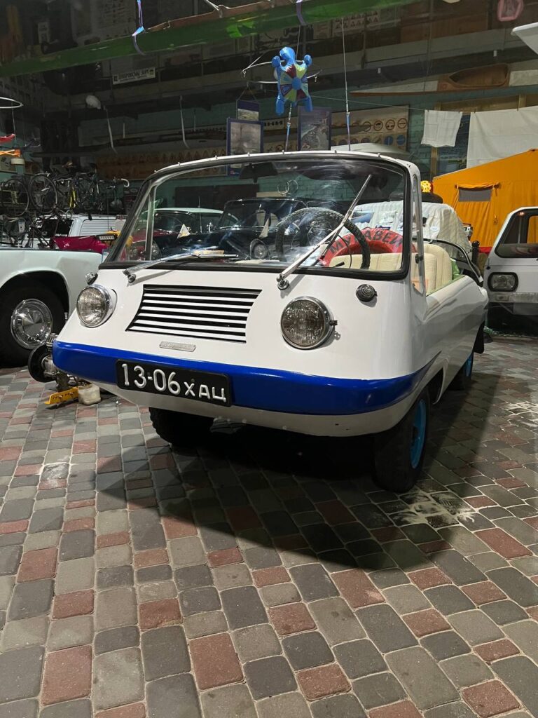 Self-built Amphibious Car Is Now on Display At “Time Machines” Museum