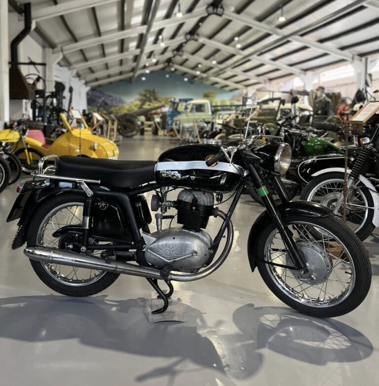 MV Agusta Nalón Joins the Collection of Las Ayalgas De Silviella