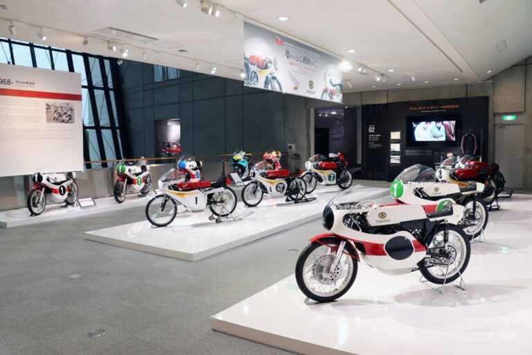Two Passions, One Dream: Honda and Yamaha: Their Respective WGP Challenges
